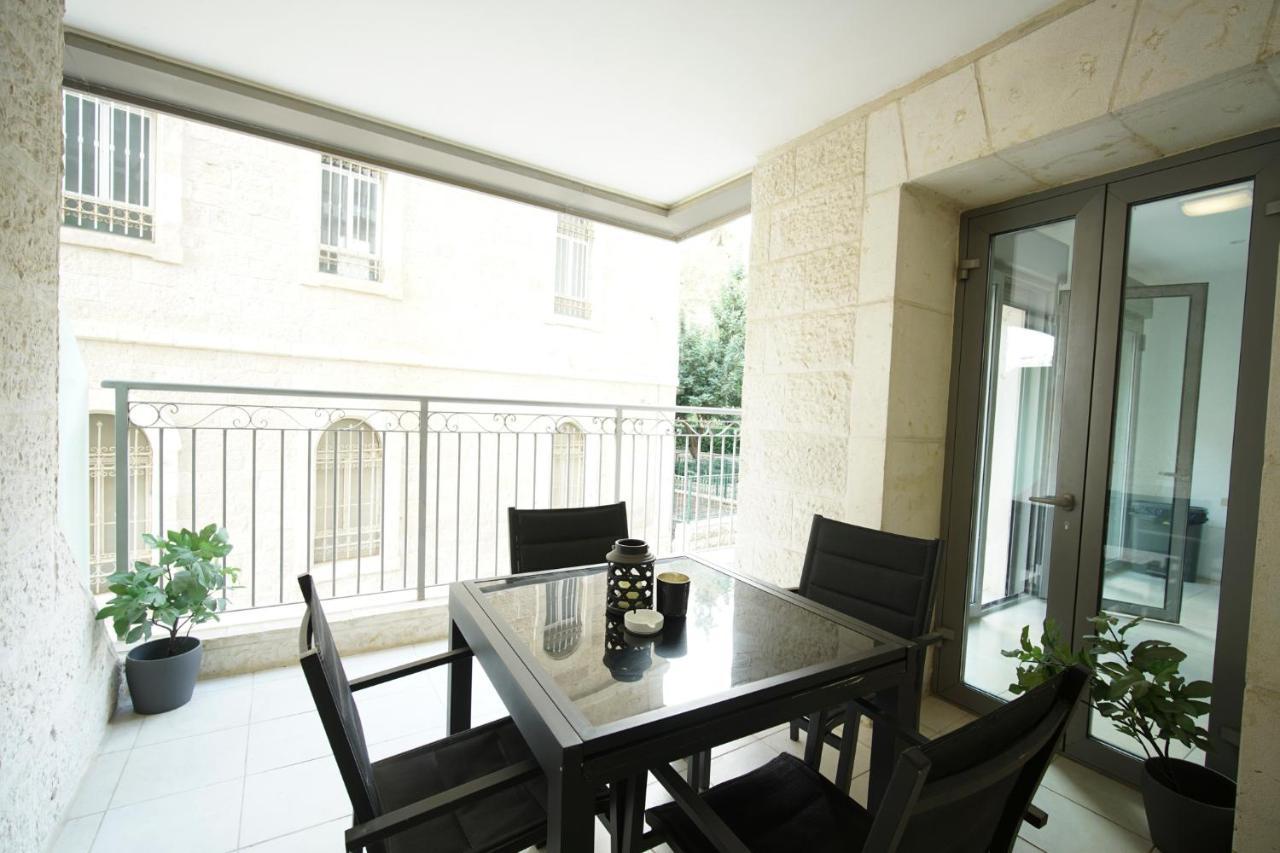Harav Kuk Modern Apartment By Nimizz Jerusalem Exterior foto
